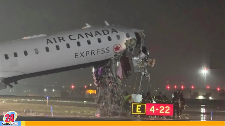 Choque de avión con un camión de bomberos en aeropuerto de Nueva York