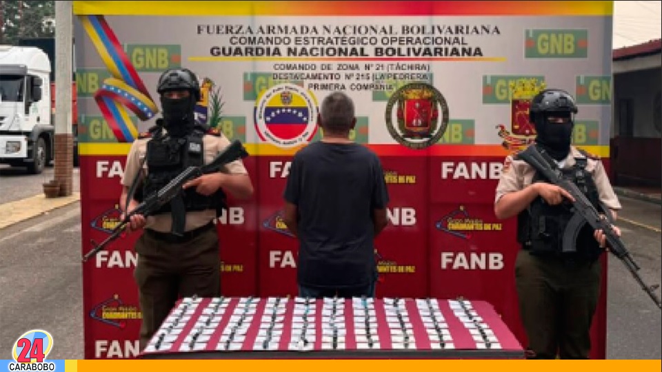 Adulto mayor detenido con 80 dediles en el estómago