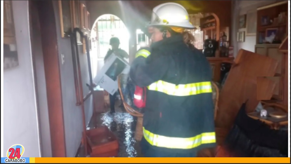 Incendio en un edificio residencial en Los Guayos