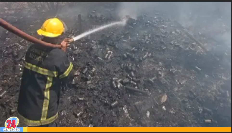 Cuerpo de Bomberos de Valencia sofocó incendio en esta zona