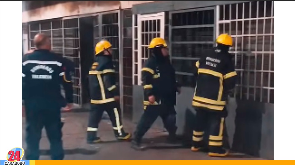 Incendio en un centro comercial en la avenida Lisandro Alvarado