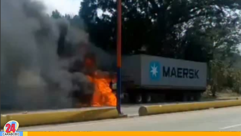Incendio de Gandola en la Autopista Puerto Cabello