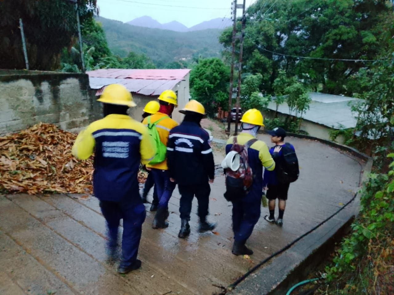 Rescatados dos senderistas en el Cerro El Café 