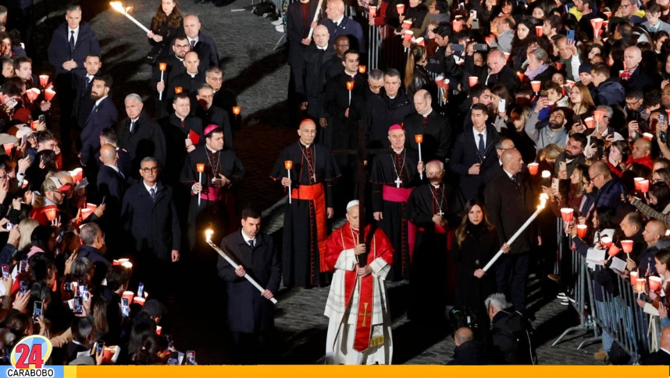 Viacrucis León XIV en el Coliseo
