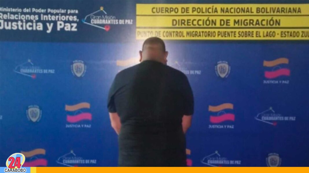 Migración detiene colombiano