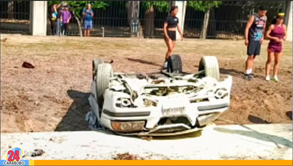 volcamiento de un vehículo en la Autopista del Este