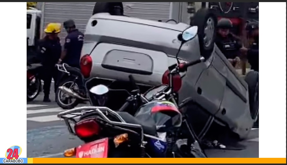 Vuelco de vehículo en la avenida Cedeño