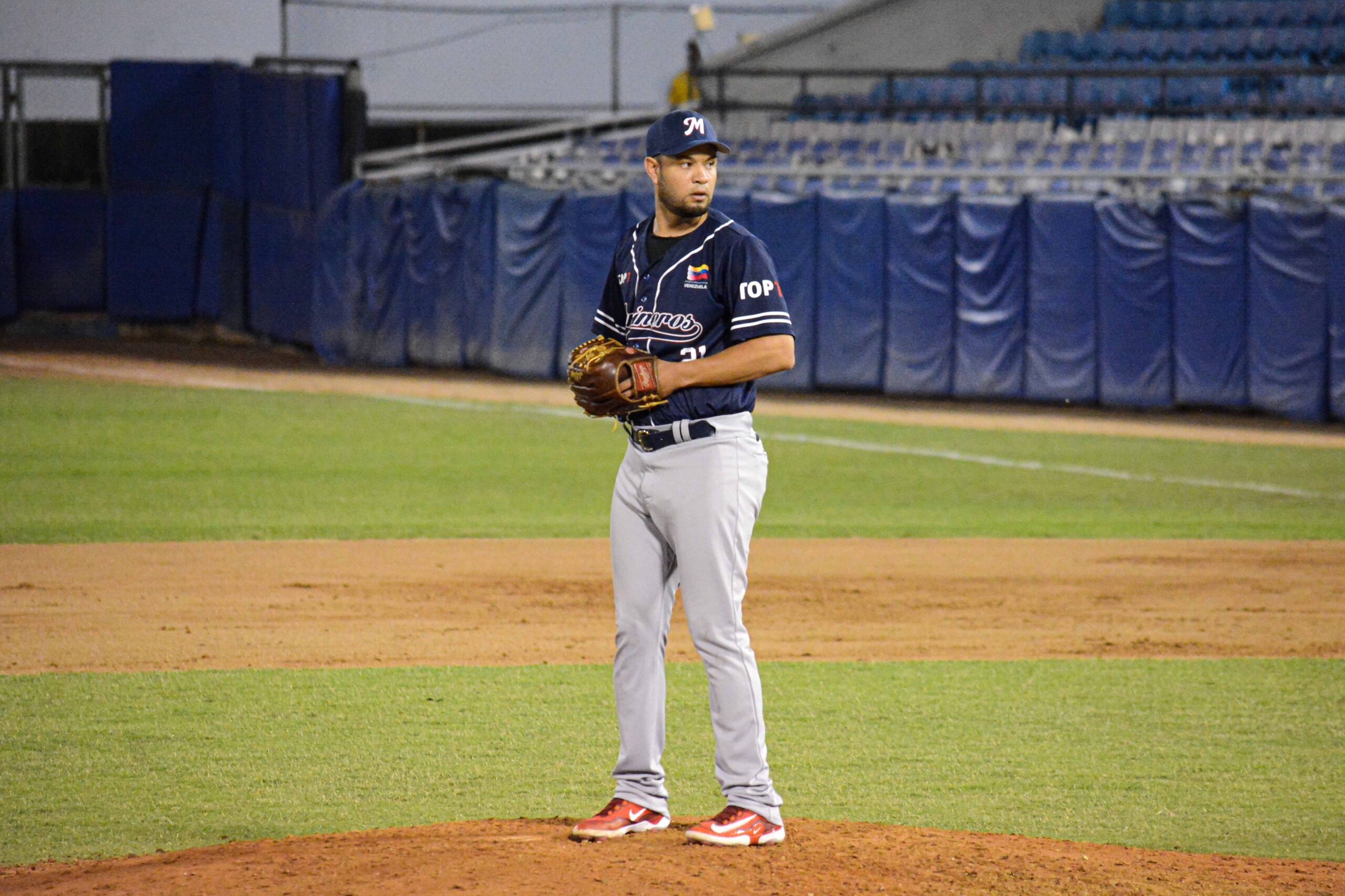 Marineros cayó ante Líderes