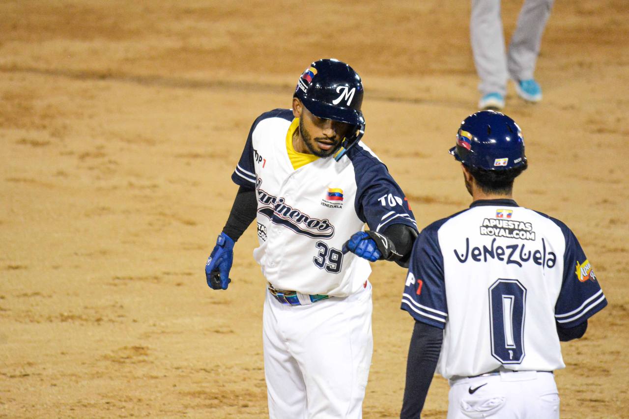 Luis Martínez guió a Marineros 