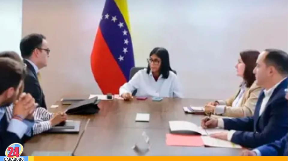 Delcy Rodríguez se reunió con el Gabinete Económico