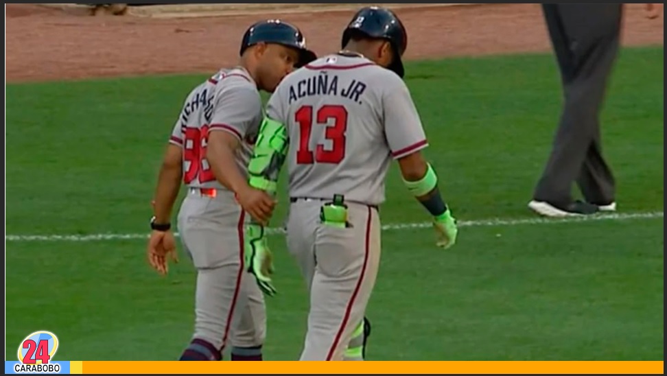 Ronald Acuña Jr salió del juego con dolencias