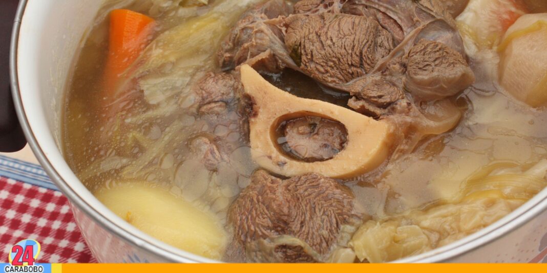 preparar caldo de huesos