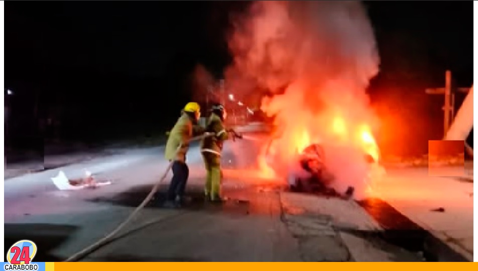 Incendio de vehículo en la Carretera Güigüe Valencia