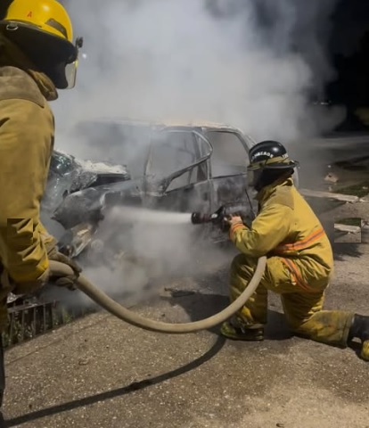 Incendio de vehículo en la Carretera Güigüe Valencia