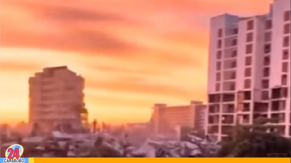Cielos rojos en el atardecer en Venezuela