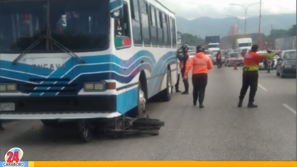 Colisión Autobús y Moto vía Naguanagua