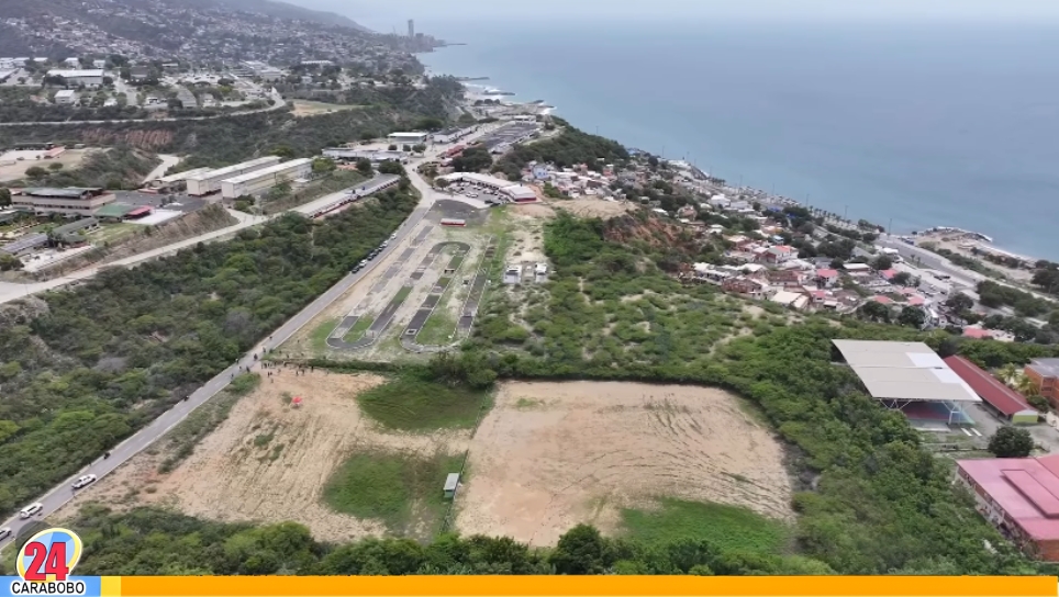 Evalúan terrenos para viviendas en La Guaira