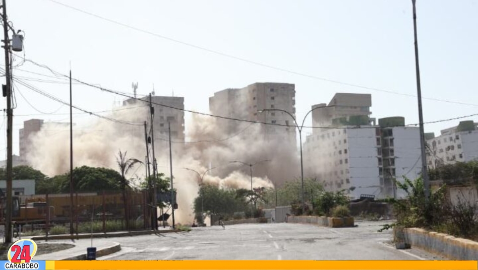 Primera demolición controlada en La Guaira