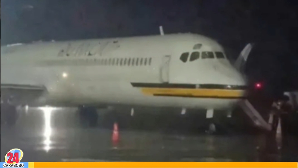 Rayo impacta avión Valencia