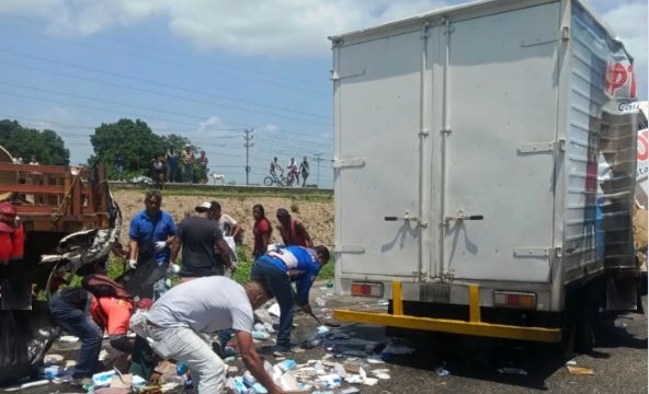 Colisión de camiones en la ARC