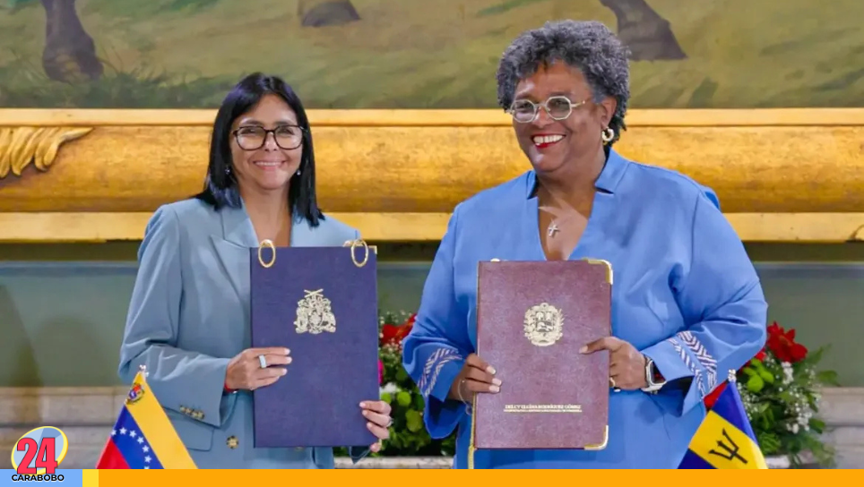 Delcy Rodriguez con ministra Barbados