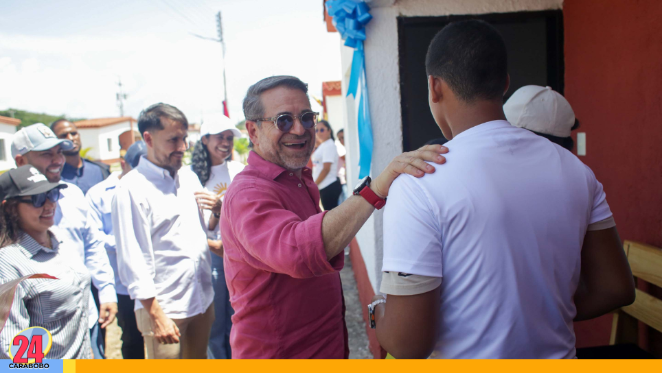 Entregaron viviendas a familias de Carabobo