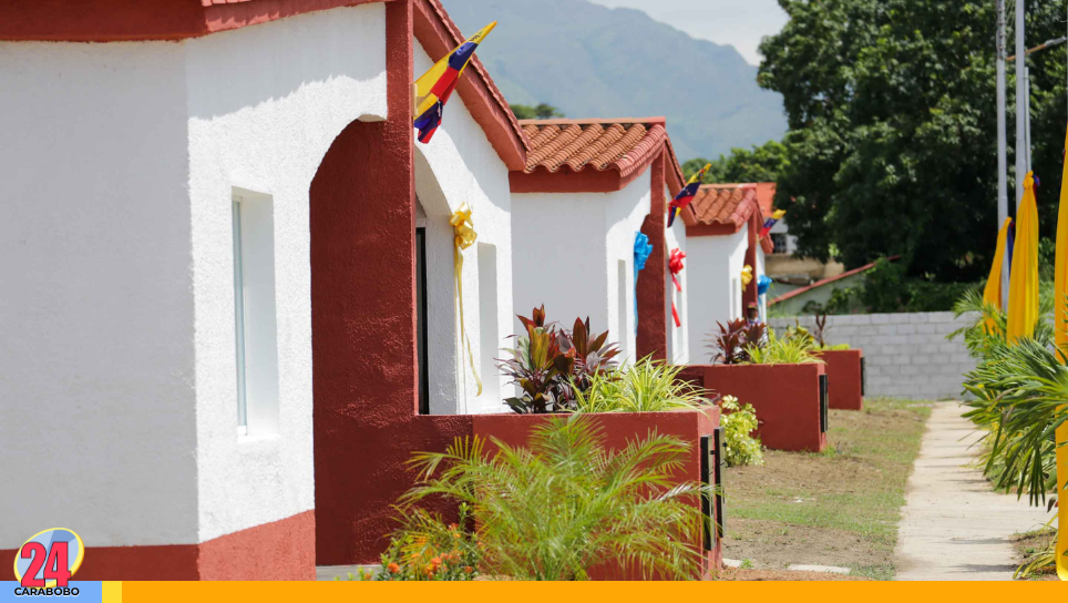 Entregaron viviendas a familias de Carabobo
