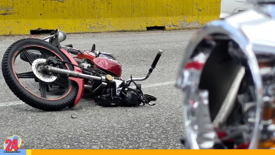 Motorizado herido en la autopista de Valencia