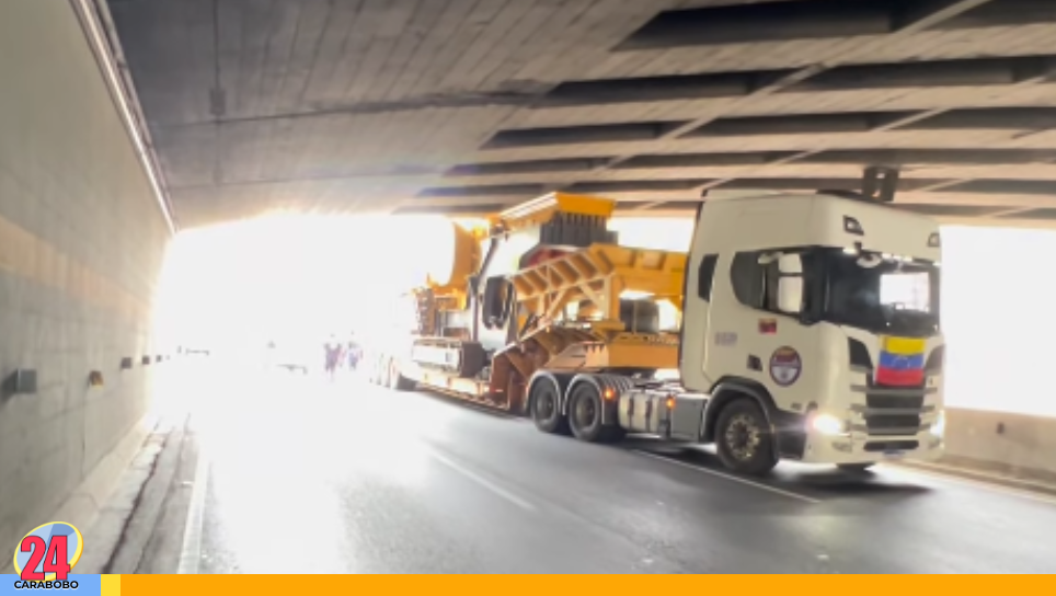 Vehículo carga con retención en el Ciempiés