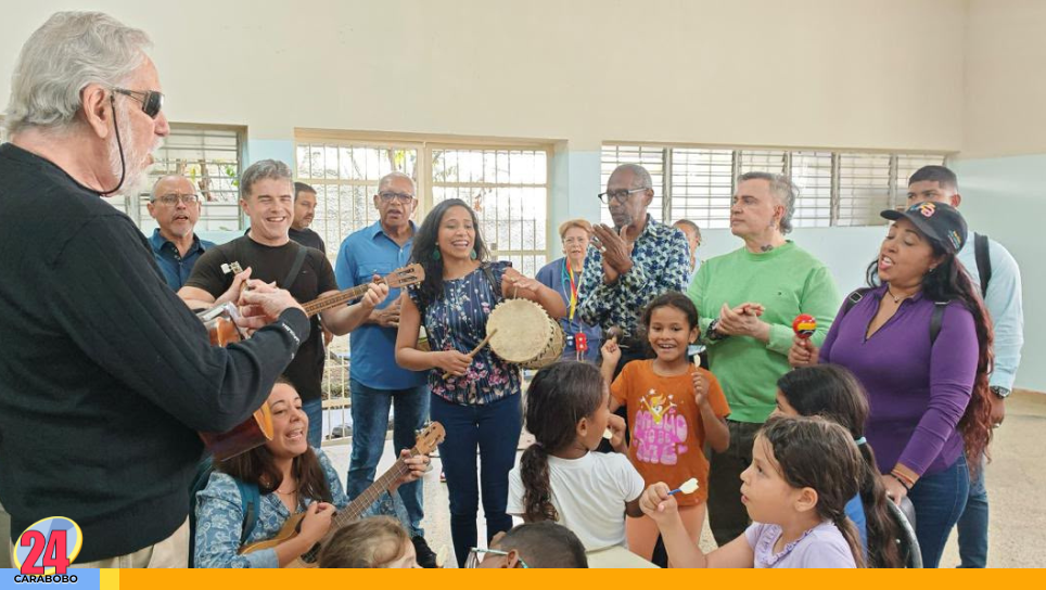 Viva Venezuela en la escuela Lossada