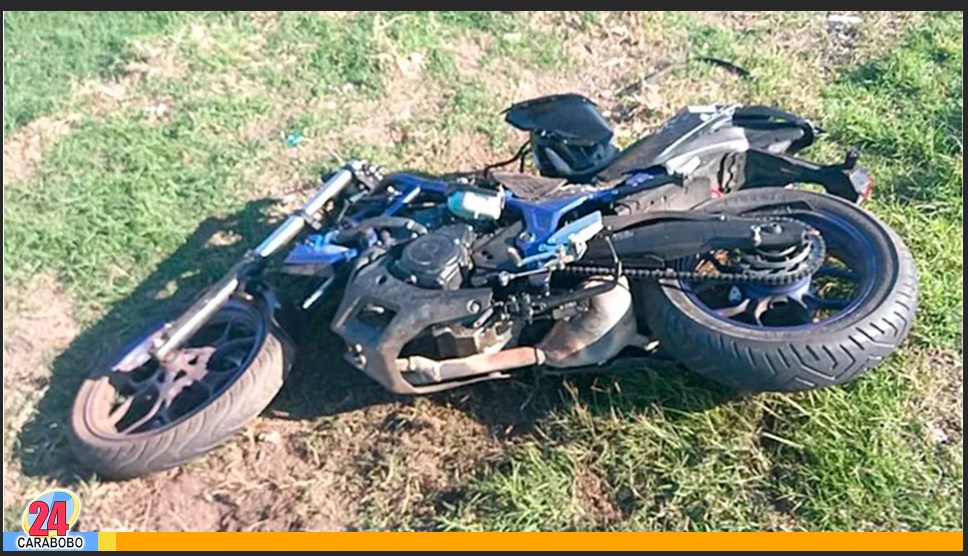 Accidente de vehículo y moto en Puerto Cabello