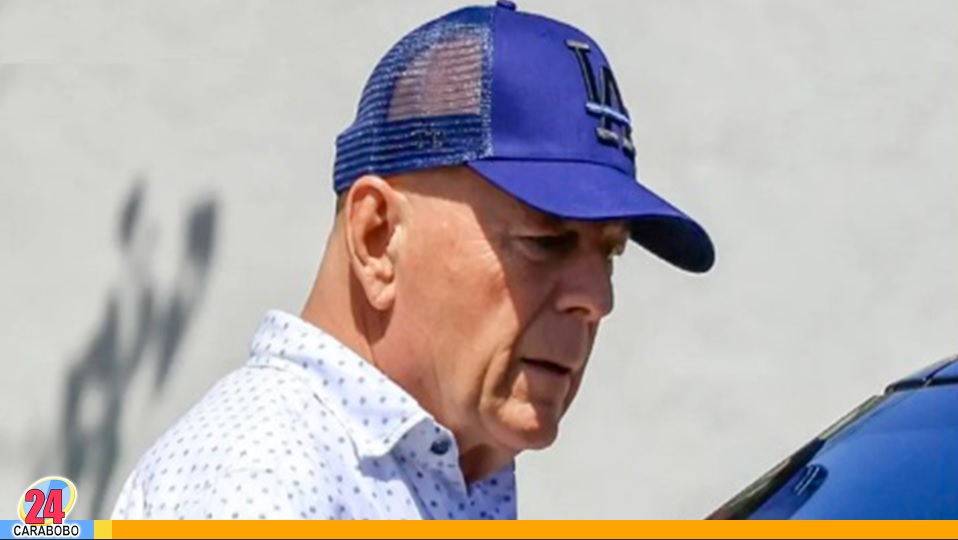 Bruce Willis se hizo viral al reaparecer en público