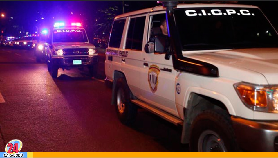 Compartía tragos con unos hombres