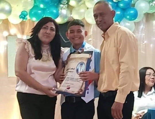 Escuela Básica Agüitas III celebró promoción XLVIII