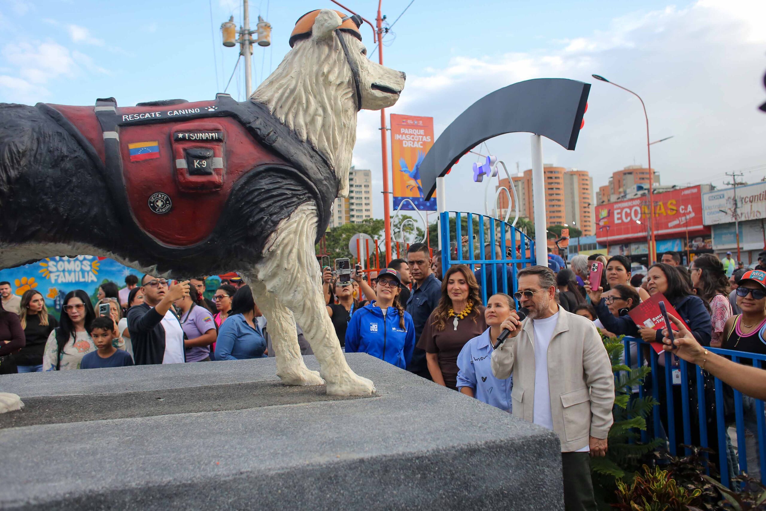 Parque Urbano Para Mascotas “Drac”,