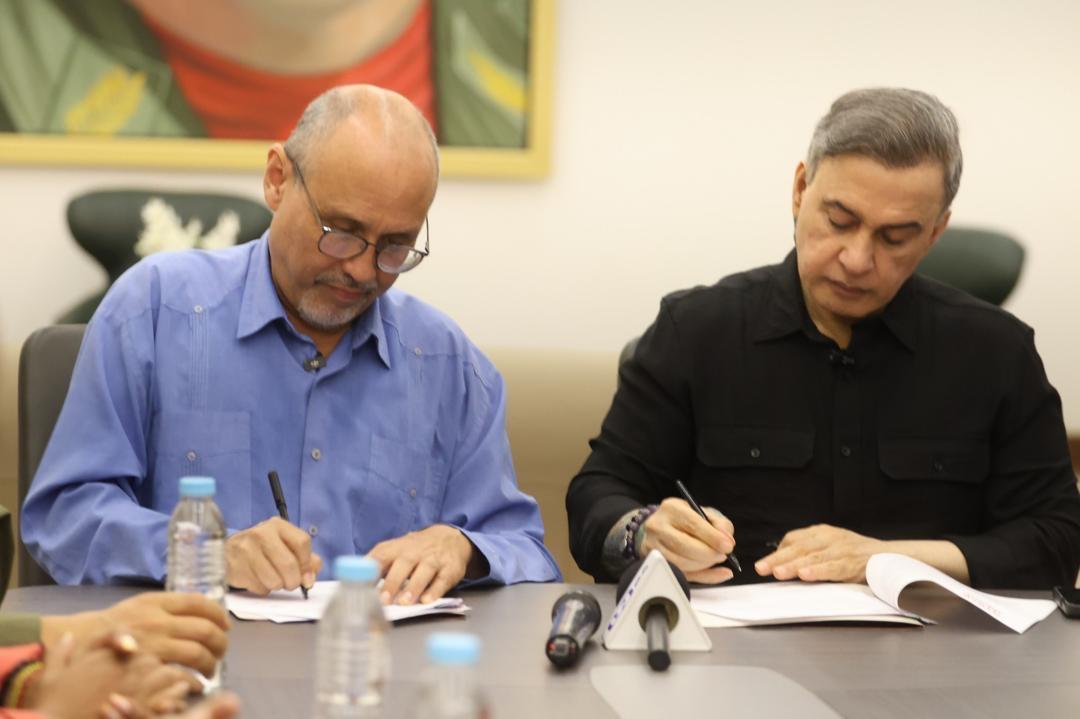 Tarek William Saab anuncia firma de histórico convenio