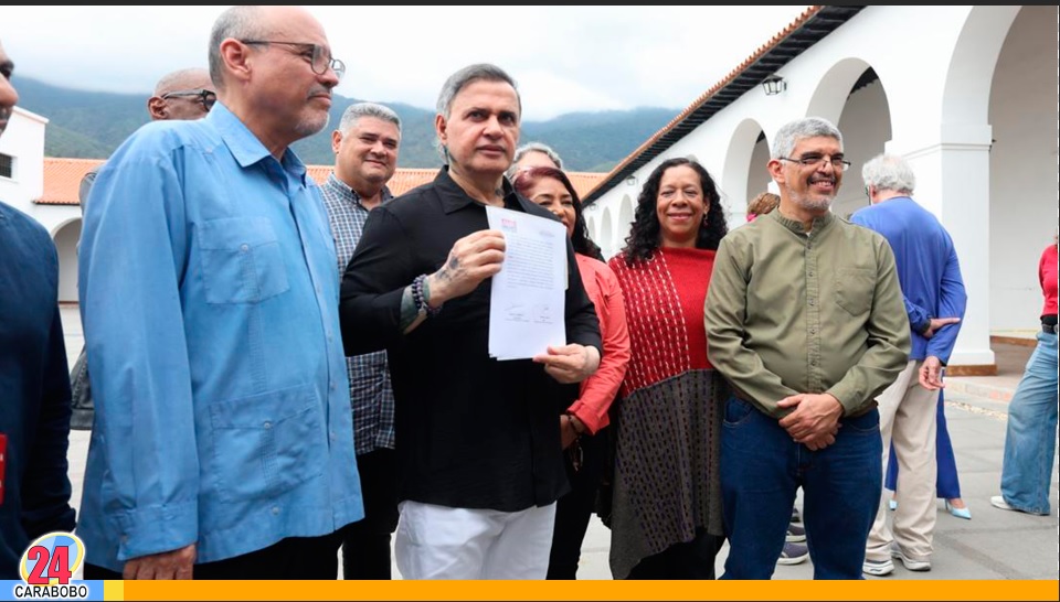 Tarek William Saab anuncia firma de histórico convenio 