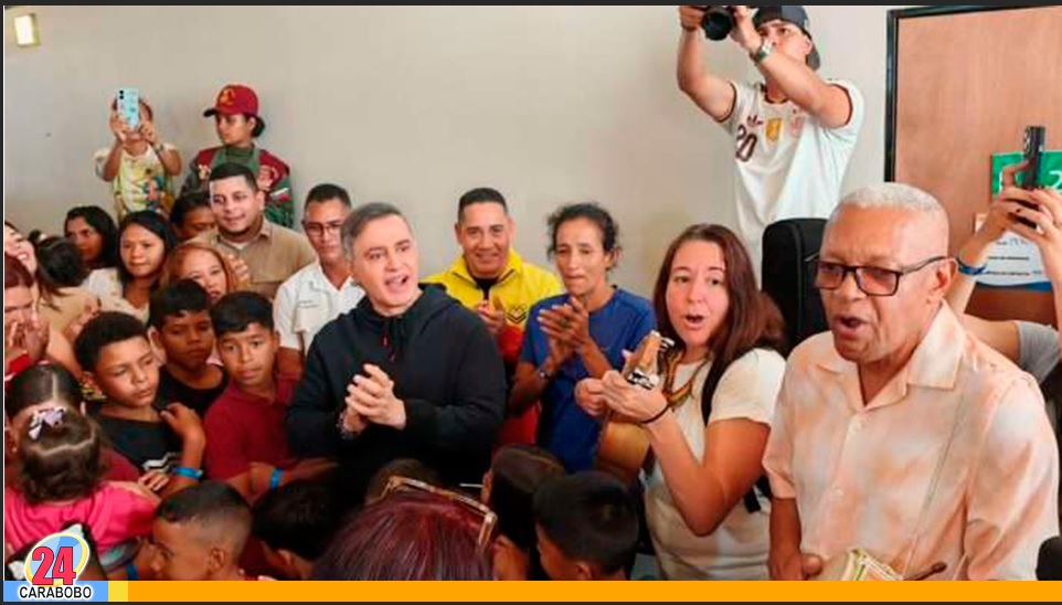 Gran Misión Viva Venezuela festejó la trayectoria artística de Francisco Pacheco en campamento de Coche