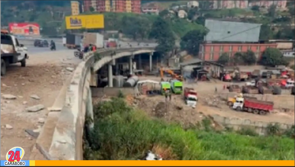 Choque de vehículos de carga reportaron en la bajada de Tazón