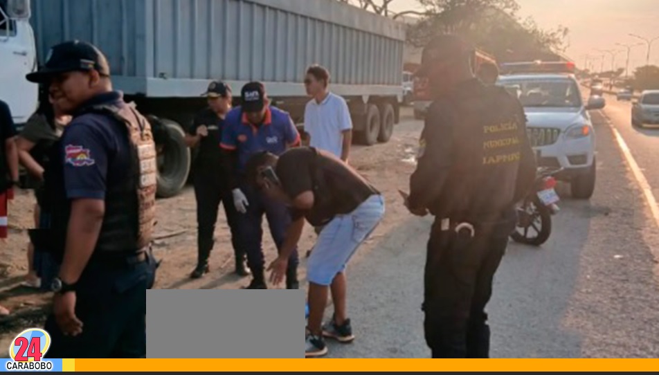 lesionada en derrape de moto en autopista de Puerto Cabello