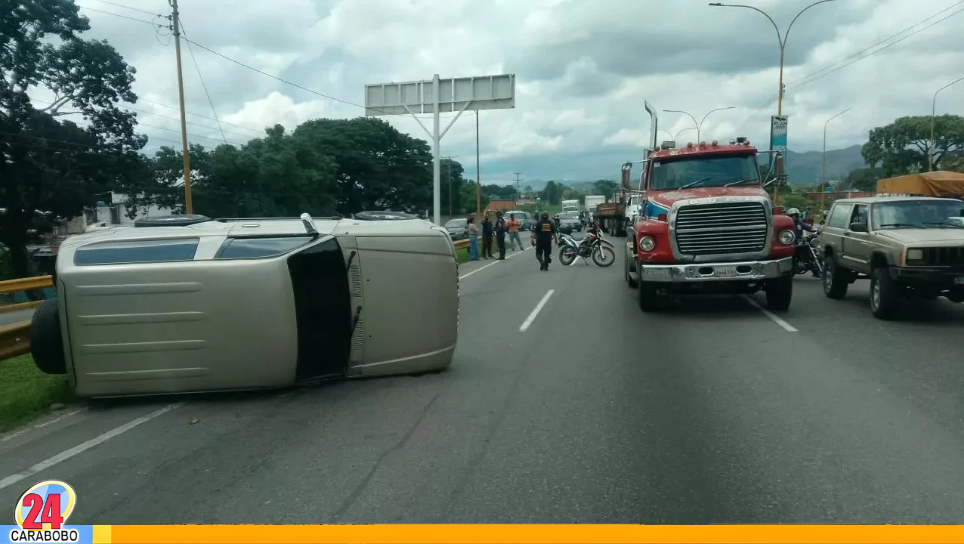 Colisión de camioneta y moto en Valencia