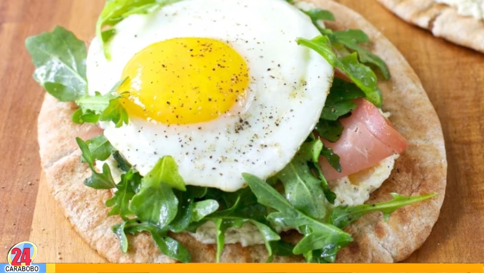 Fajitas crujientes con huevo desayuno