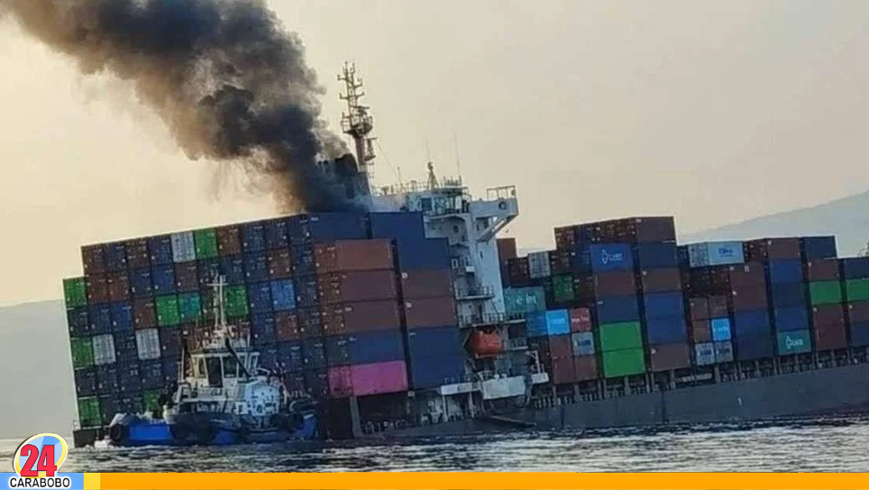 Hundimiento de buque en el estrecho Ormuz
