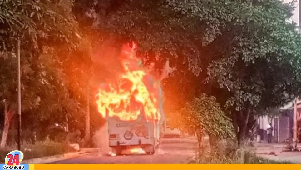 Incendio de autobús con heridos en Maracay