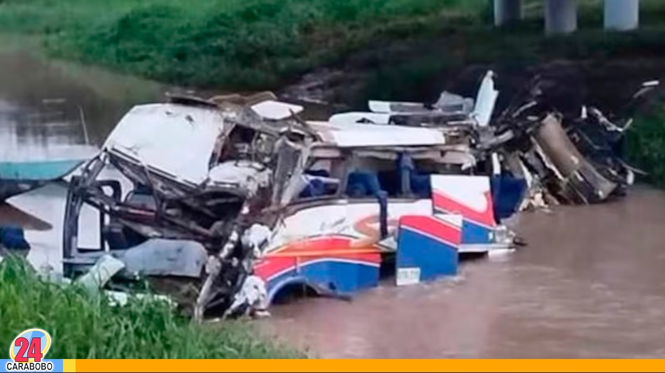 Accidente de bus que transportaba un grupo de vallenato en Colombia