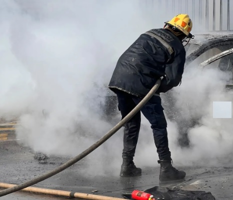 incendio de vehículo en el municipio Libertador