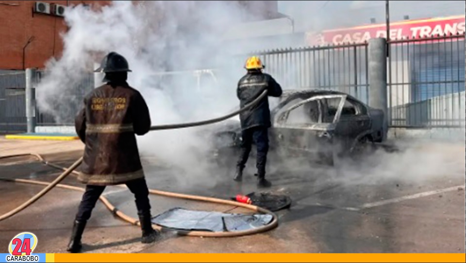 incendio de vehículo en el municipio Libertador