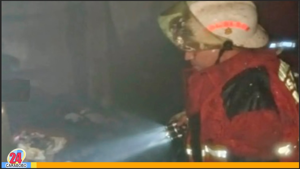 Incendio en edificio residencial en Caracas