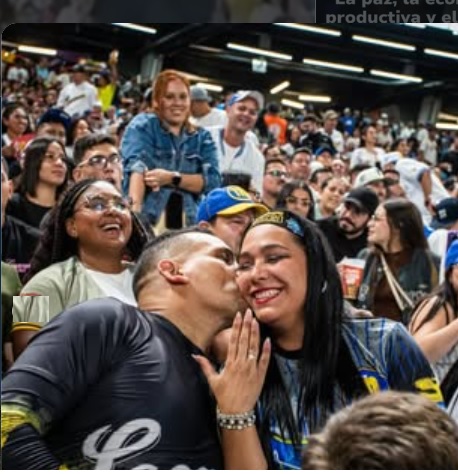 Un fanático caraquista pidió matrimonio a una magallanera en el Estadio Monumental. La noche del sábado ante cerca de 35 mil personas, 34.950
